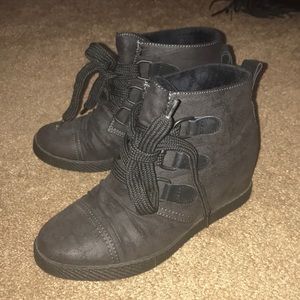 Sneaker wedges